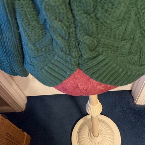 Natural Reflections M Green Sweater Beautiful Designs - Picture 9 of 9